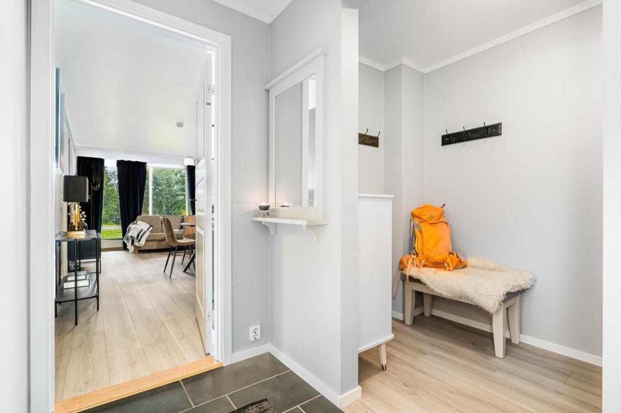 Leilighet Beitostolen Sentrum, Terrasse Og Innendors Parkering Buitenkant foto